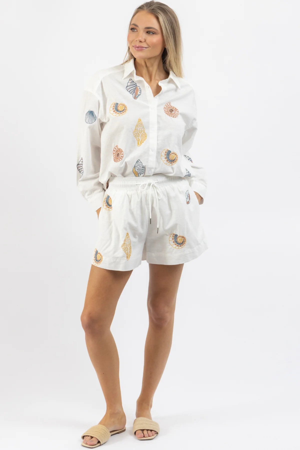Embroidered Seashell Beach Set